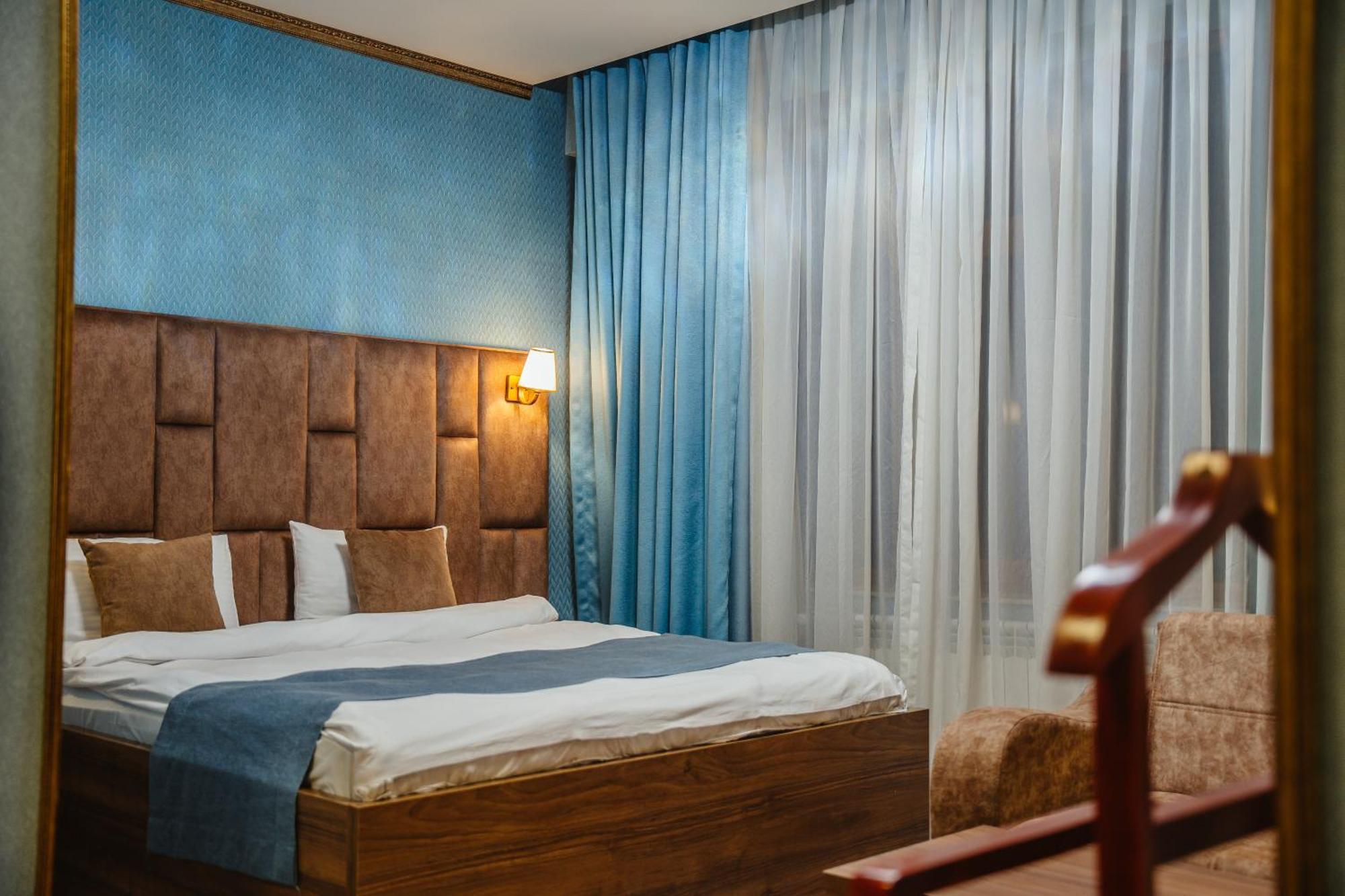 Alison Hotel 3*