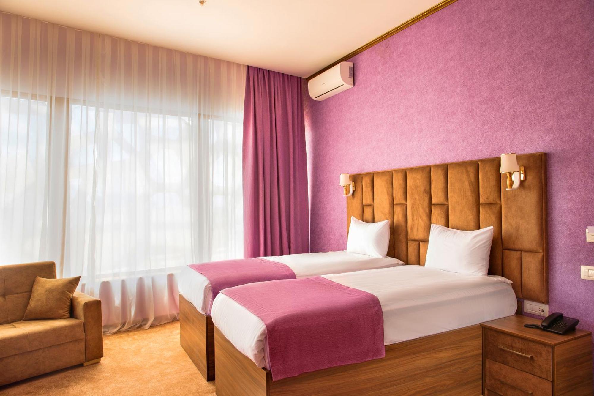 Alison Hotel 3*